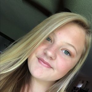 Meet your Posher, Abbi